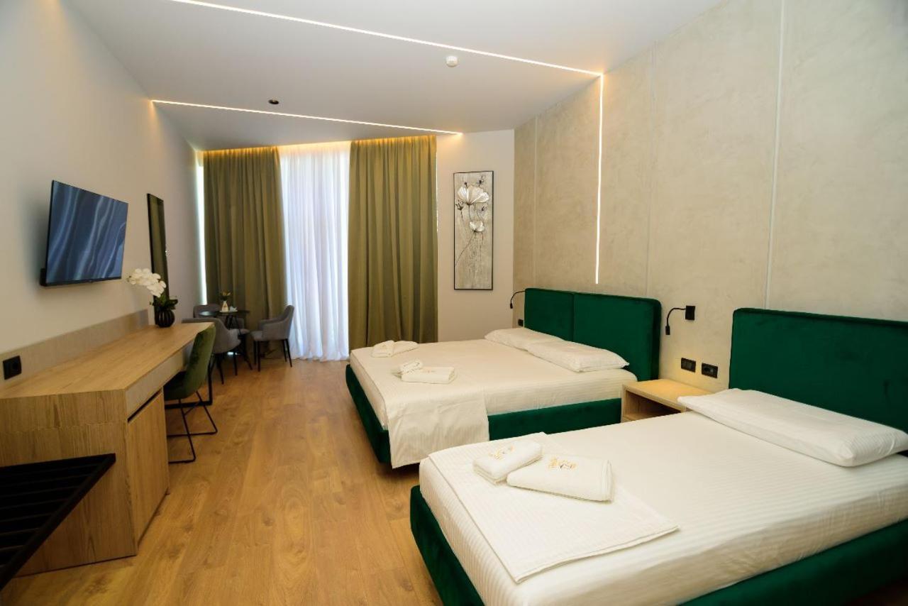 Hotel Zeneli Vlorë Exteriör bild